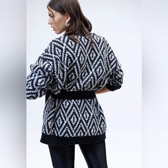 Belt Black and White Sweater - Picture 1 of 5